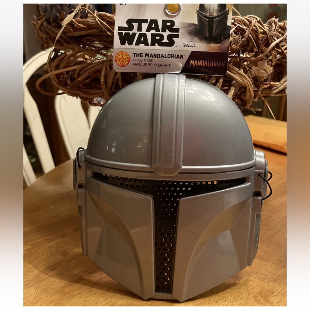 (2) Star Wars Mandalorian  Masks Halloween & Play Mask, Child 6+2) NWT